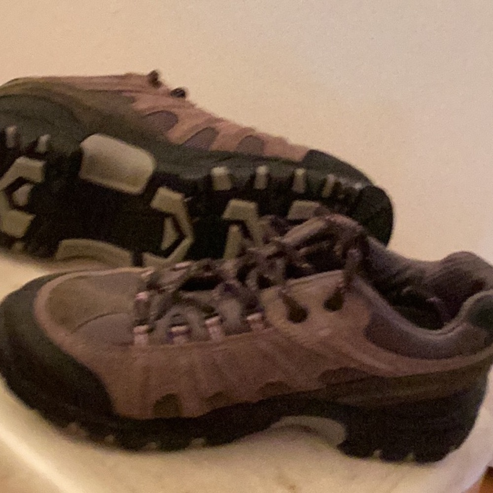 Ladies hiking shoe